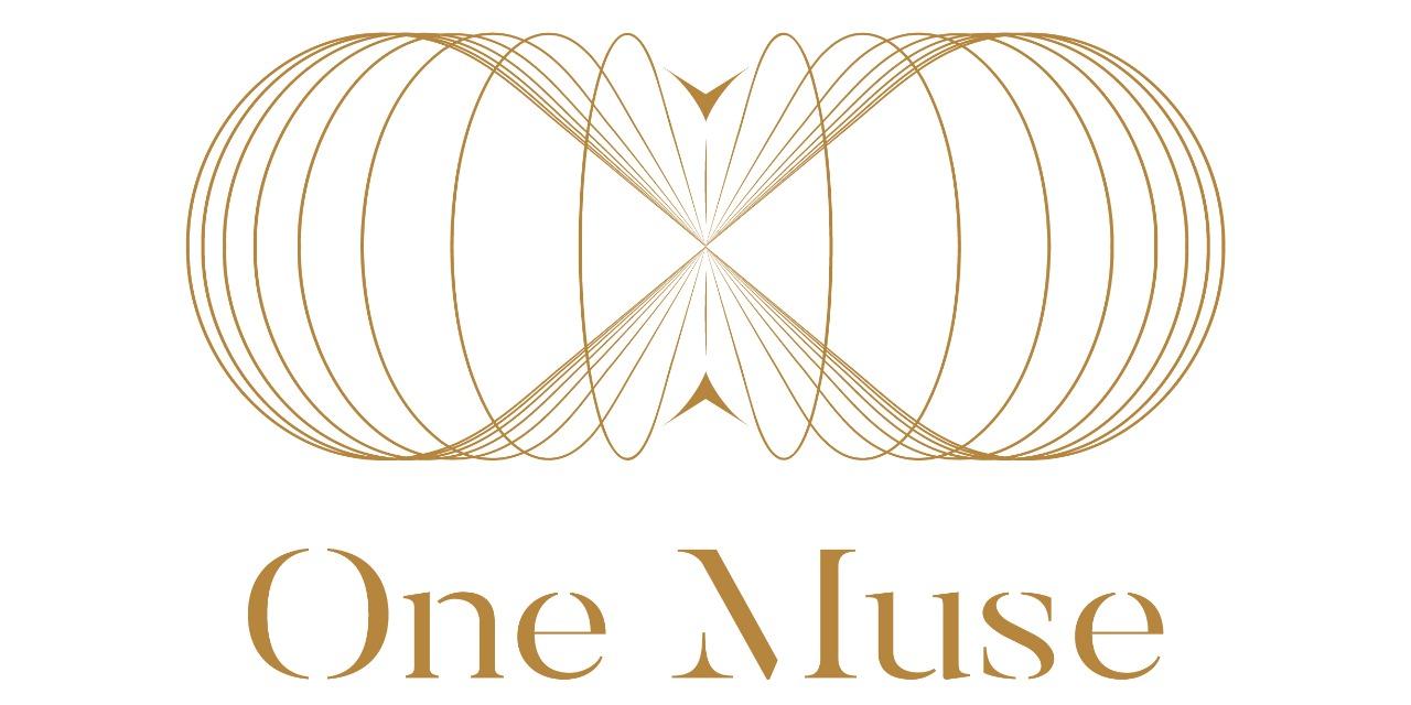 瘦了50kg的震烽 One Muse 牌卡