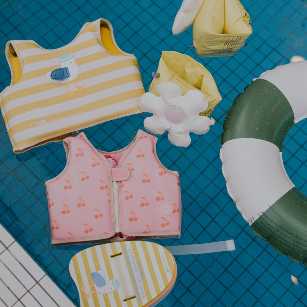 ☞  sunnylife泳圈 / 06.23