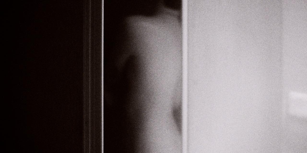 Isabelle Liu 
IN CASE OF APOCALYPSE, CREATE WOMAN FROM RIB