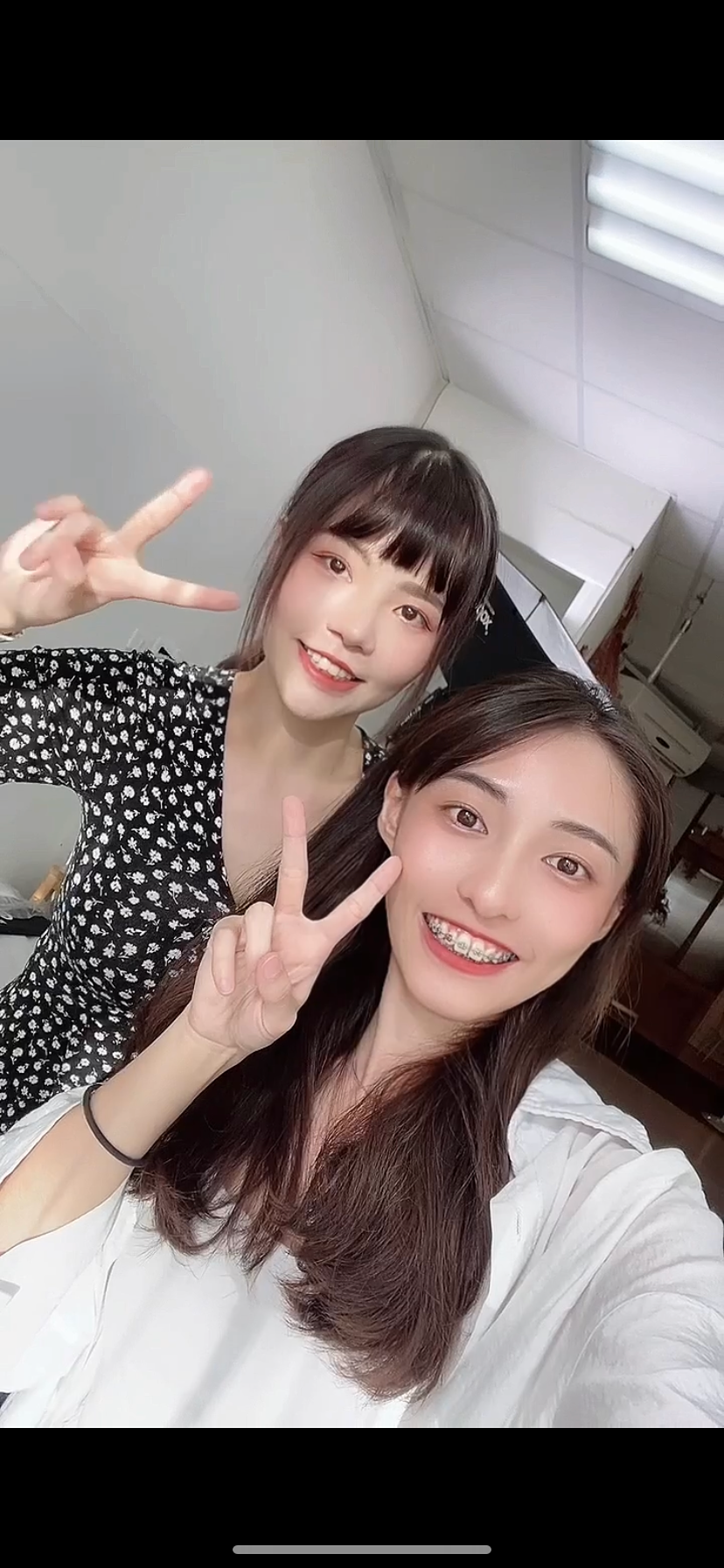 許晴雯作品集 【超直白Feat.吉支昏頻道】AV女優收入竟然高達XXXXX元？女優界的潛規則？｜女優收入大公開！ ft. @oldyu