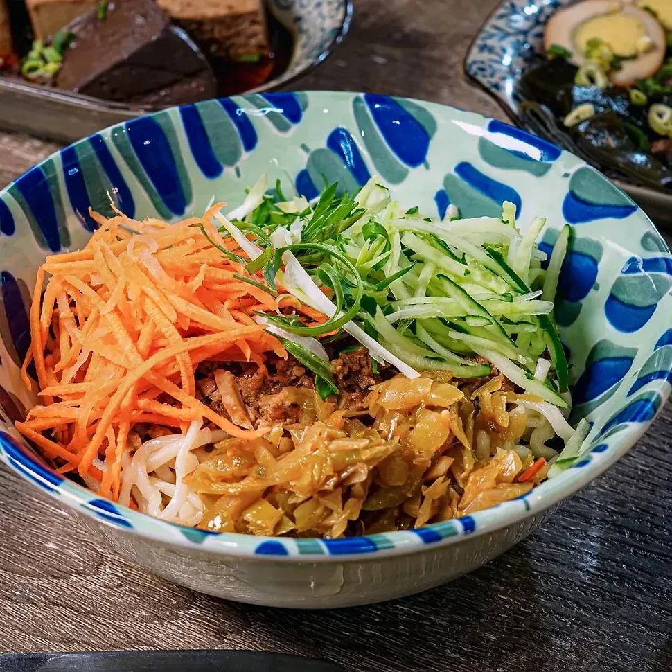 台南麵食餐廳 台南特色炒粉 台南炸醬麵  台南滷味小食 台南小麵殿