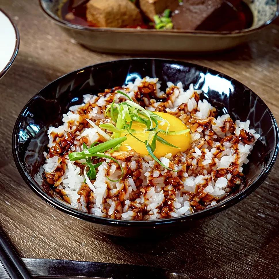 台南麵食餐廳 台南特色炒粉 台南炸醬麵  台南滷味小食 台南小麵殿