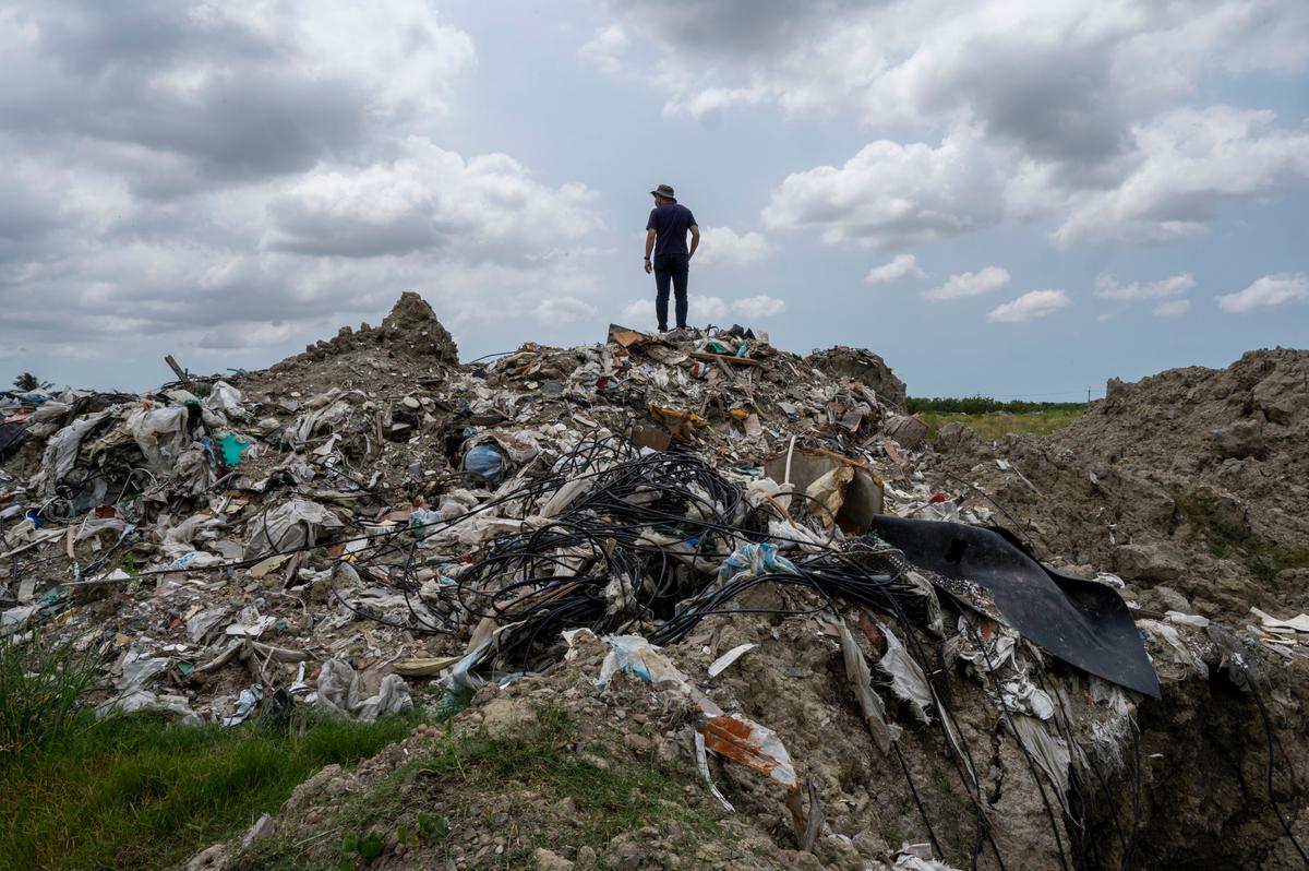 報導者 The Reporter 【多媒體重現】還原一場12小時內湮滅的犯罪──數萬噸廢棄物，如何悄悄埋入台糖土地深處？