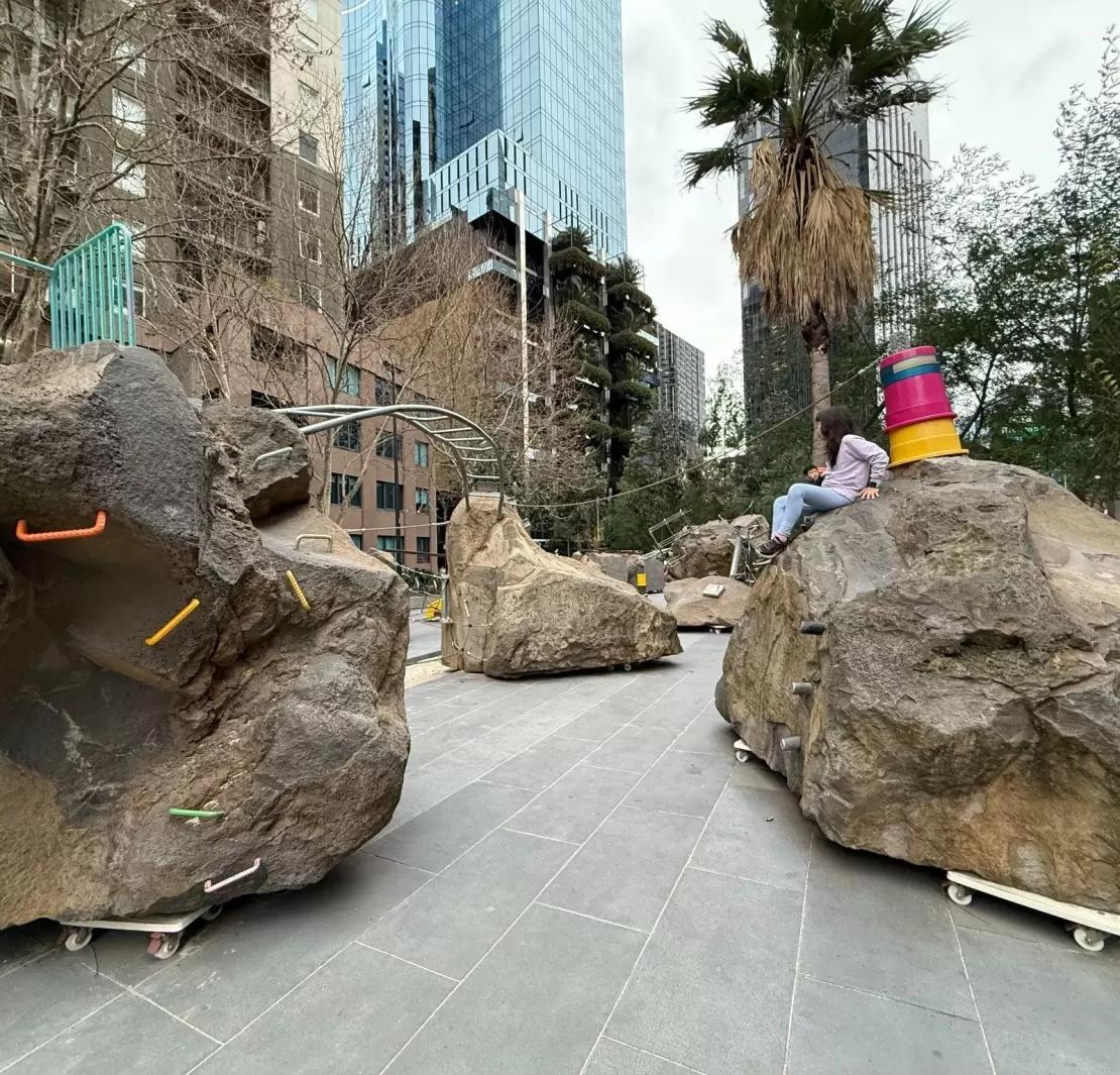 玩在在地歷史中、玩在大人心驚下、玩在社會批判裡 — Mike Hewson 在玩什麼風險遊戲？