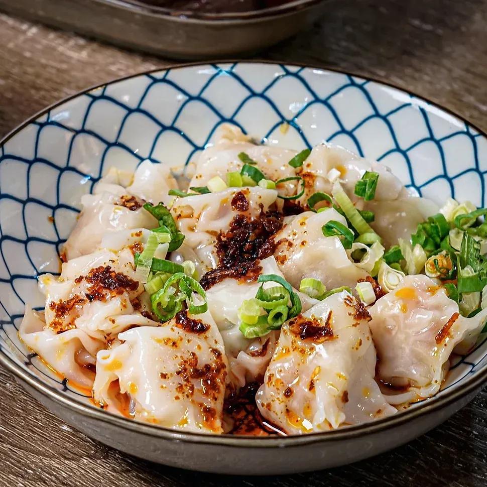 台南麵食餐廳 台南特色炒粉 台南炸醬麵  台南滷味小食 台南小麵殿