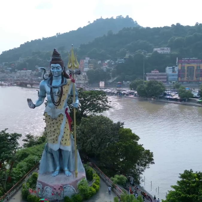 Book Delhi to Haridwar Tempo Traveller on rent at 7500 Rs/day