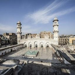 Hyper Shower | Weekend in Peshawar, Pakistan - 01 Apr