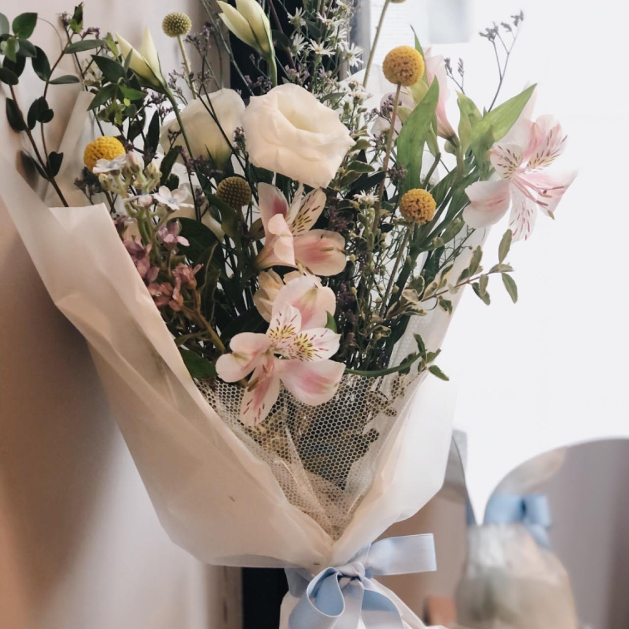 客製花束、生日花束、情人節花束、週年紀念日、聖誕花束、節慶花禮、鮮花花束、彩色花束、乾燥花、永生花