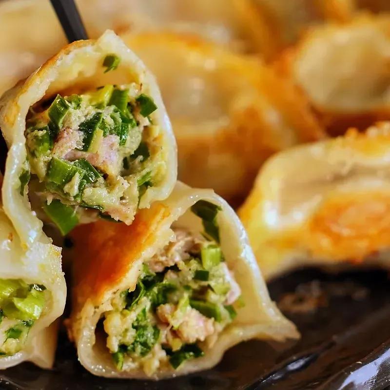 台南日式煎餃專賣店 餃津 JiauJin  蘿蔔糕 黃金泡菜 玉米濃湯