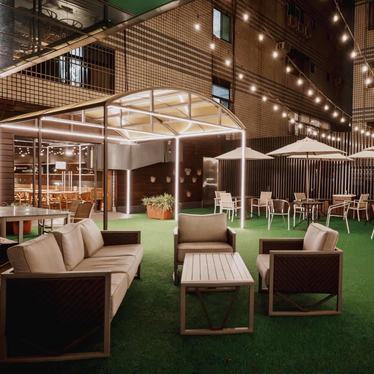 旅居文旅 HUB HOTEL｜會選書的旅館 高雄亞灣館