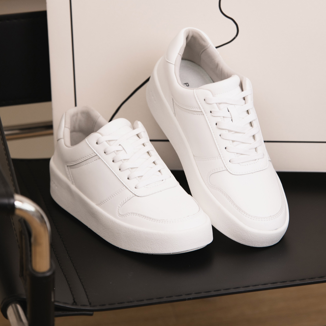 PROJEXT 厚底防水小白鞋 Model 3