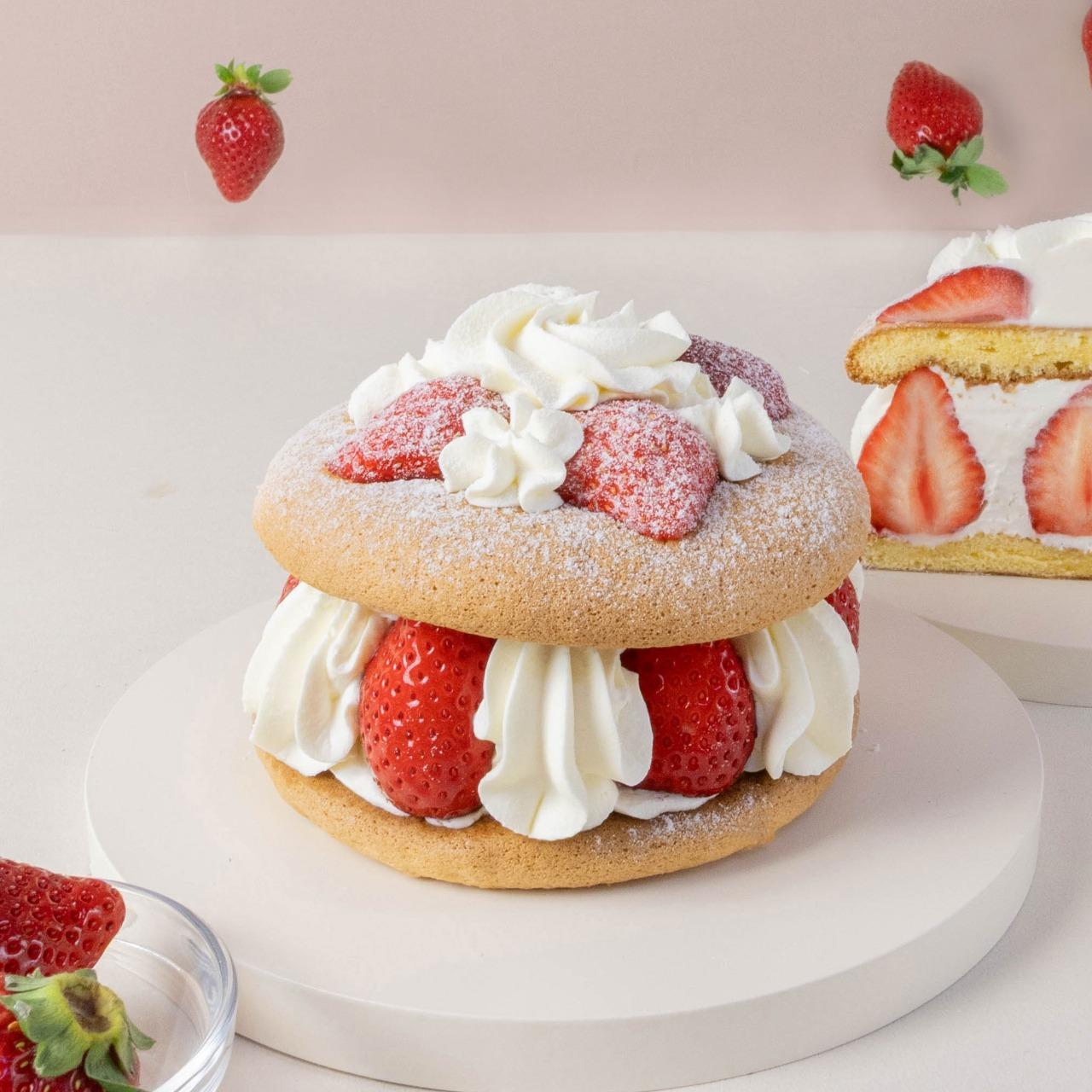 深夜裡的法國手工甜點 草莓生乳布雪