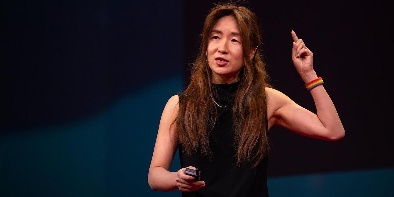 TEDxNYCU 為什麼 AI 非常聰明 —— 同時又讓人震驚地愚蠢