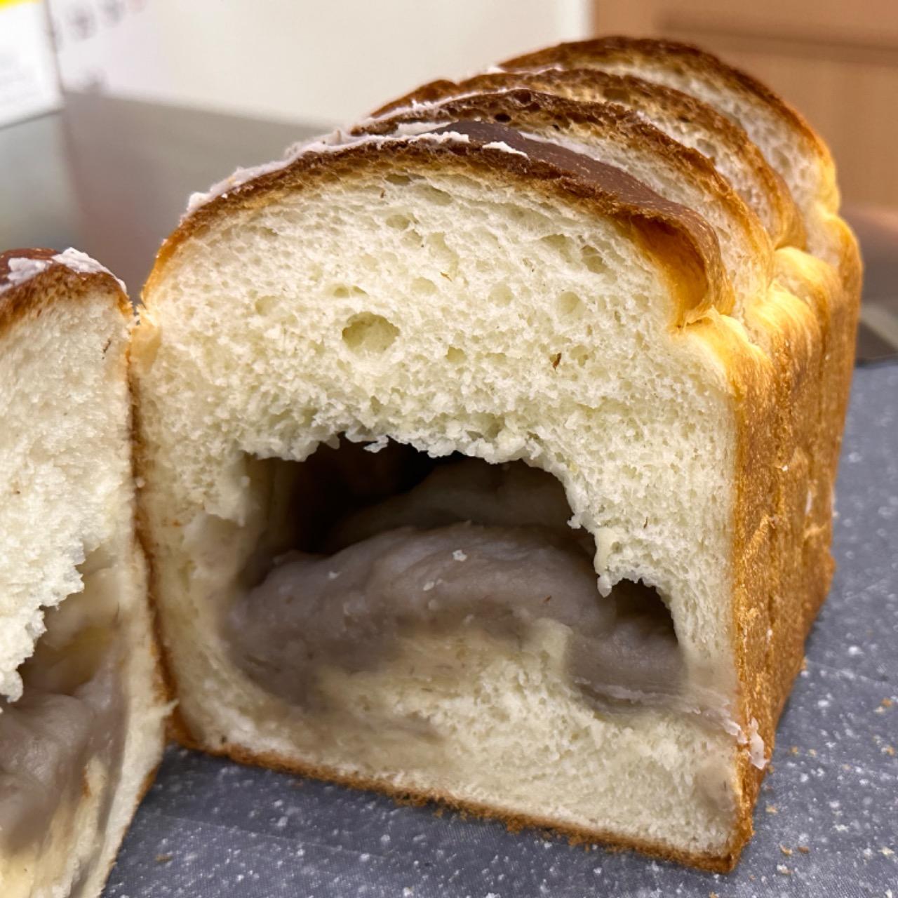 郁．IKU homemade_cinnamonrolls 芋泥愛好者看過來～～～滿滿的好吃芋泥配上香軟的麵體，牛奶加上芋頭是最讚的組合，不論是當點心還是餐食都是很方便的選擇～～～