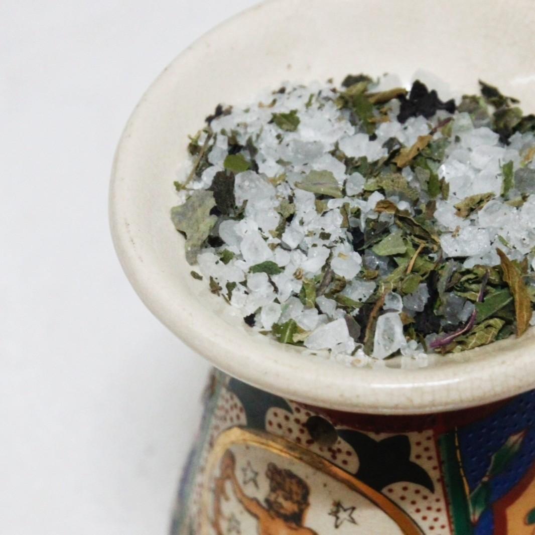 肆肆肆美容 魔法藥草舖