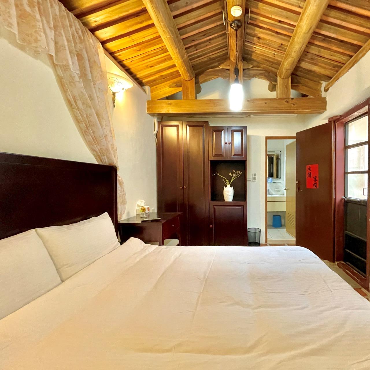 金門民宿 新水頭客棧二館 訂房專線：0972984979 雙人加大床房型 （獨立衛浴）