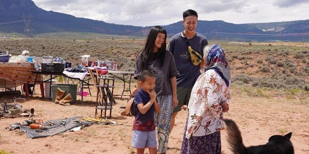 Fain Jin Lin 媽媽寶寶 專訪｜妮妃雅背後的推手！詩人吳俞萱帶孩子脫離框架，「玩」出自由的模樣