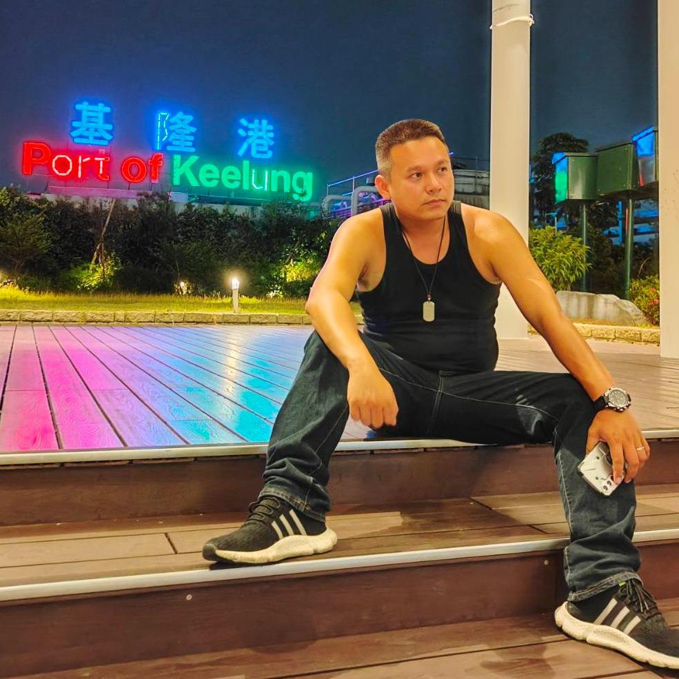 老爹威廉 事業品牌 | 職務經歷 | 專業證照 | 授獎授證