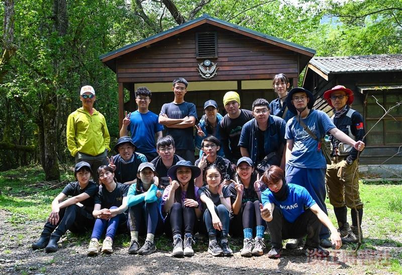 林雨靜  Jamie Lin 黃谷臣領生探索霞喀羅古道 落實無痕山林