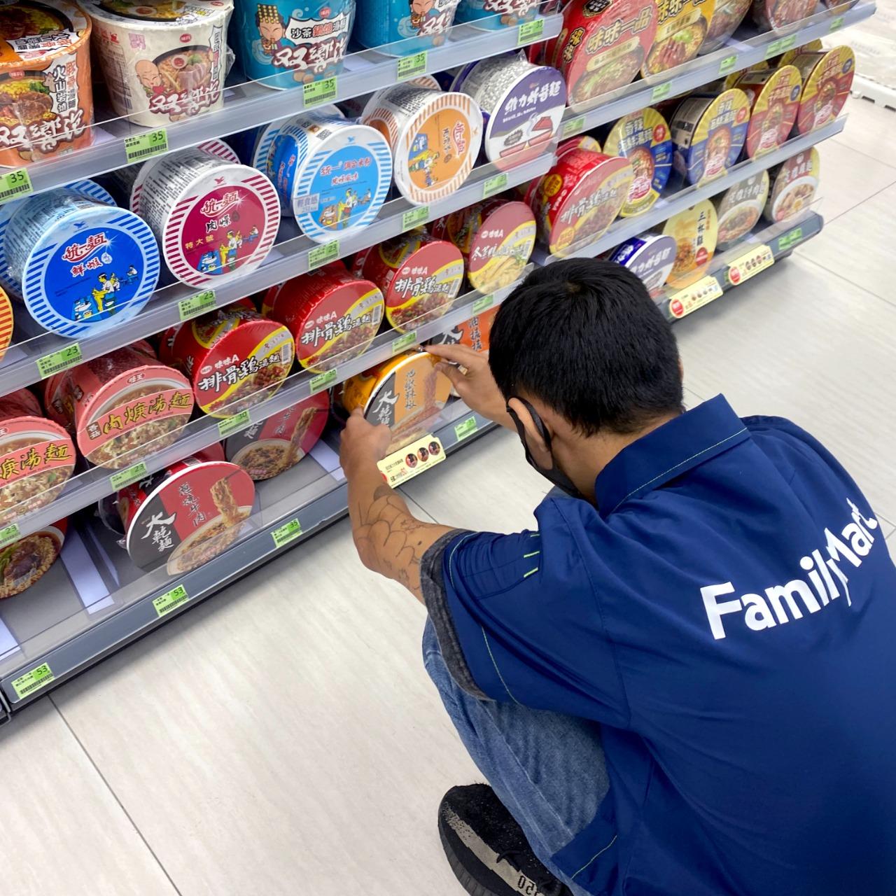 「如果，還有選擇」青少年職培特展 就業服務員與全家便利商店店長討論青少年職業培訓服務