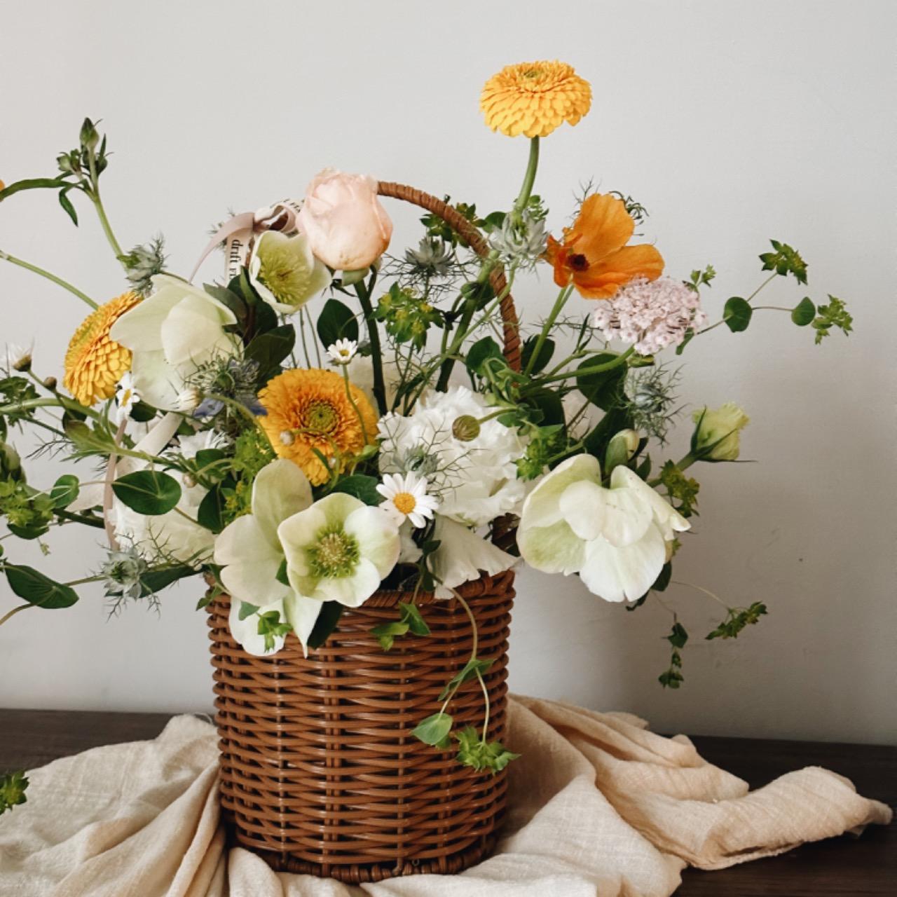 drift FLORISTRY 野餐、酒禮、花提籃、拍攝道具、花籃、生日禮物、情人節花禮、聖誕花盒、鮮花花禮、乾燥花盒、永生花盒、新年花禮、桌花