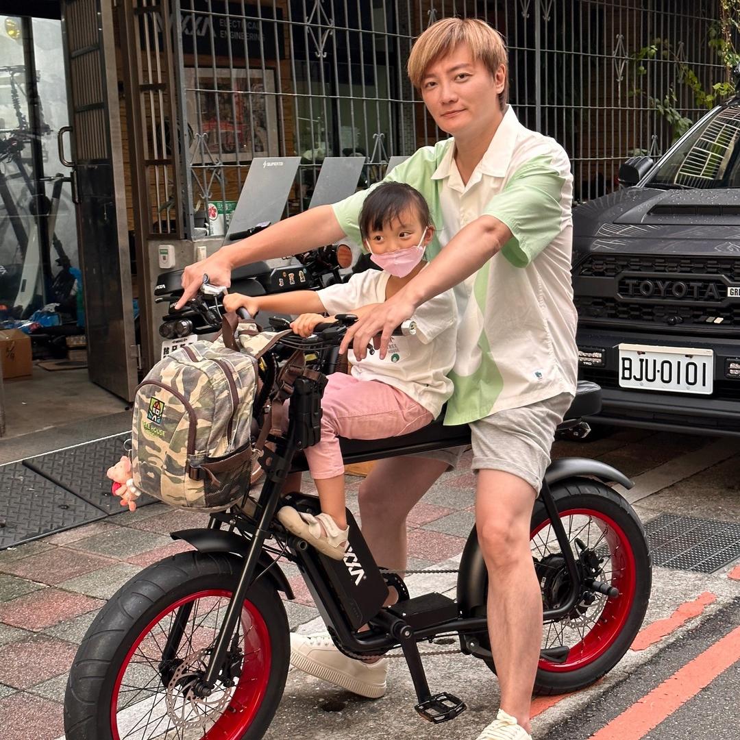 Waxxa 客製化電動自行車 WAXXA雙寶爸帥車
