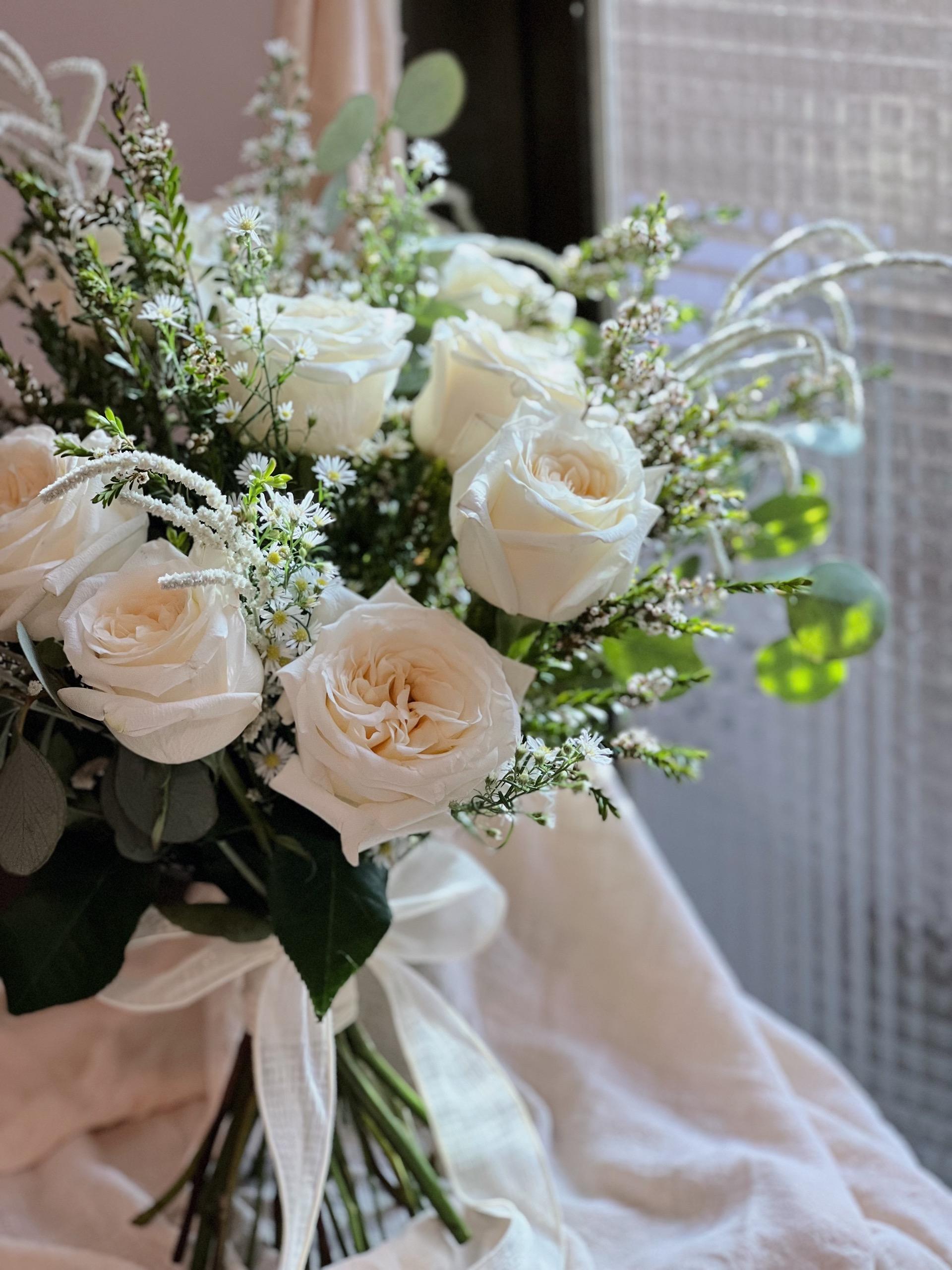 drift FLORISTRY 新娘捧花、結婚送禮、新娘花、玫瑰花束、玫瑰捧花、胸花、鮮花花禮、歐美自然風、自然系捧花、白綠花束