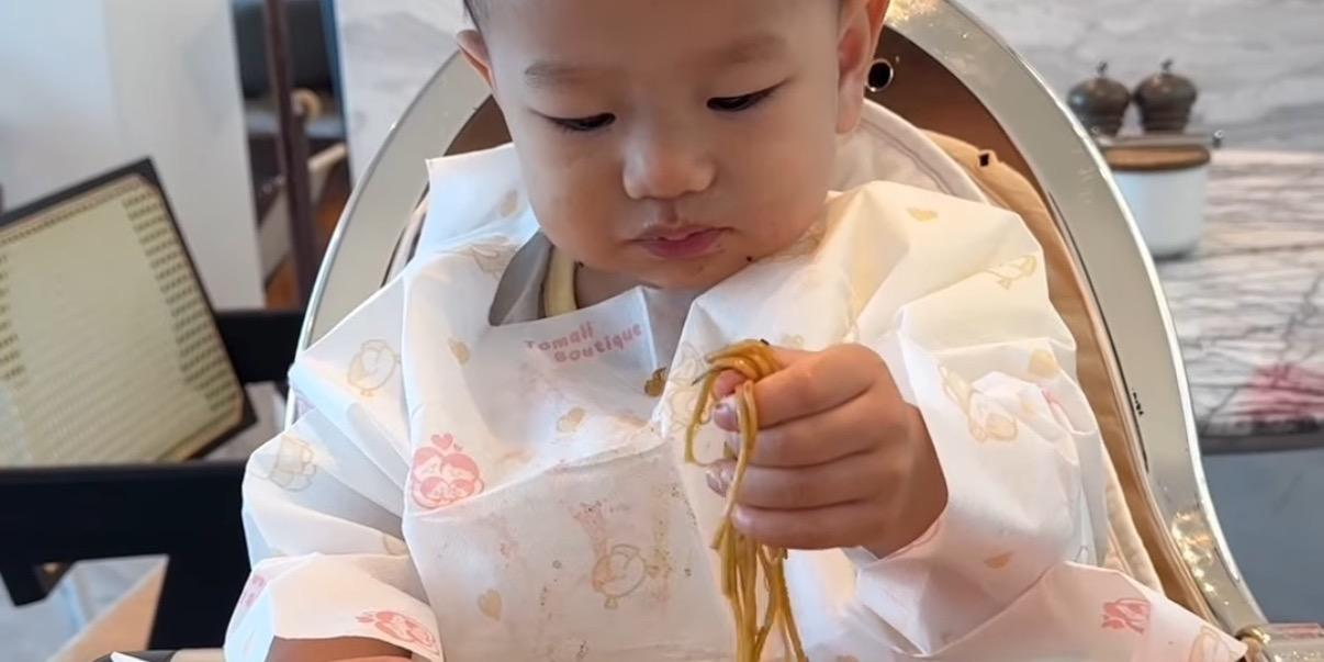 豬豬隊友 Scott & Wendy 拋棄式圍兜、防髒托盤｜3/2 結團