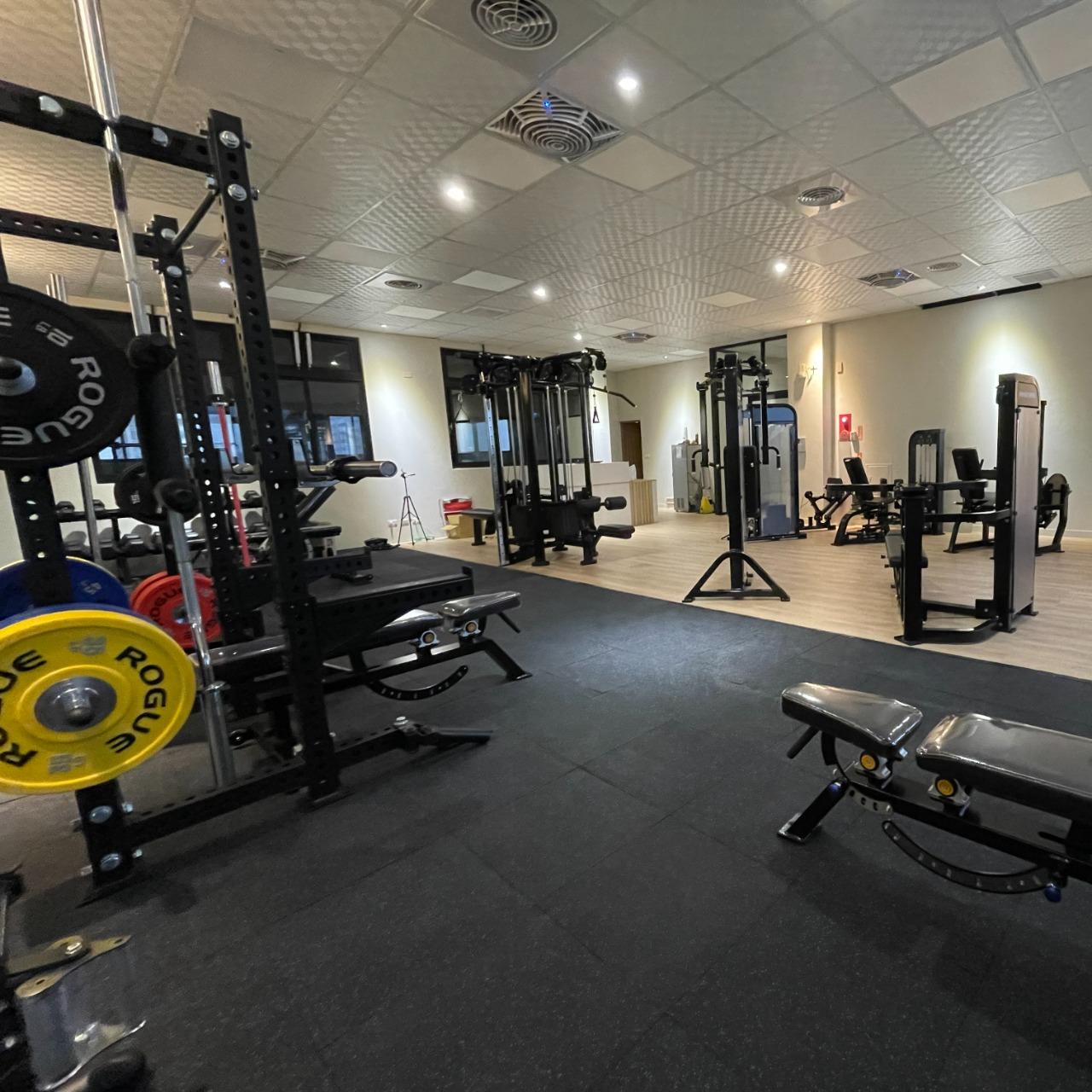 健身/教練/老闆 進化基地 RJFitness 運動空間 (八德店)