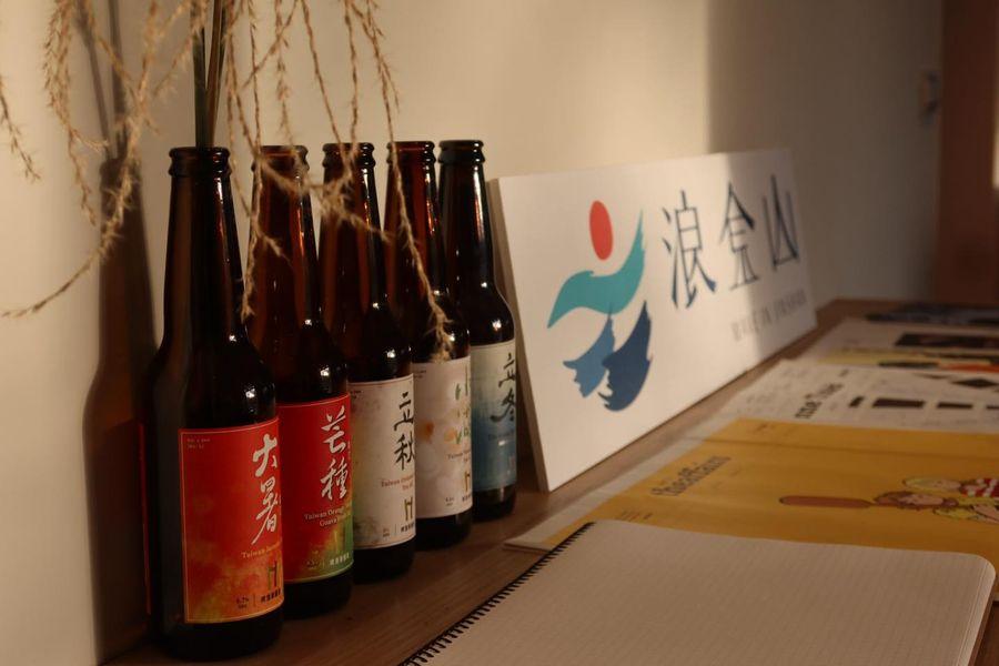 浪金山 Wave In Jinshan 身邊很多朋友關心我們什麼時候開幕？ 從籌備到完工，碰到許多狀況和需要一直調整的地方 有自己的不足，也有現實的原因