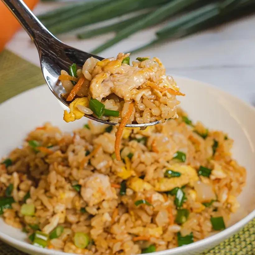 台南中西區 發現蝸牛 幸福食堂 肉絲蛋炒飯 / 川味紅燒牛肉麵 / 家常料理