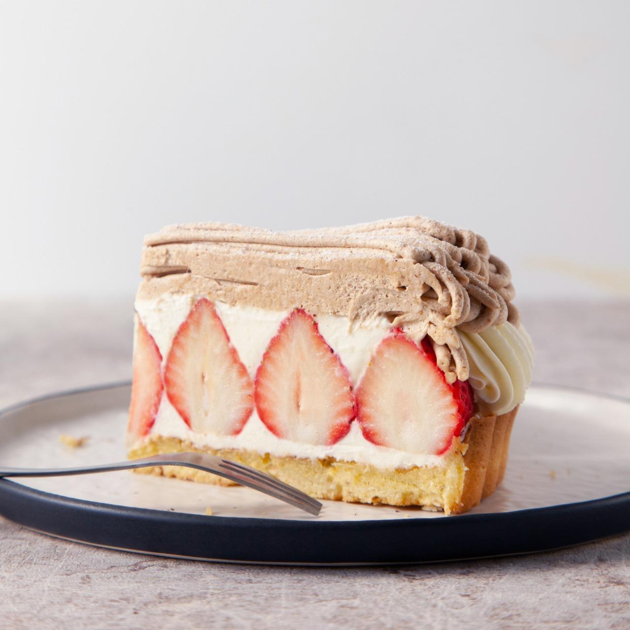 深夜裡的法國手工甜點 白色乳酪草莓塔佐法國栗子泥