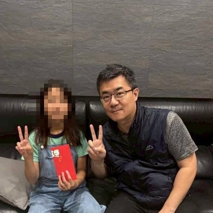 阿虎老師：努力賺奶粉錢的新手爸爸