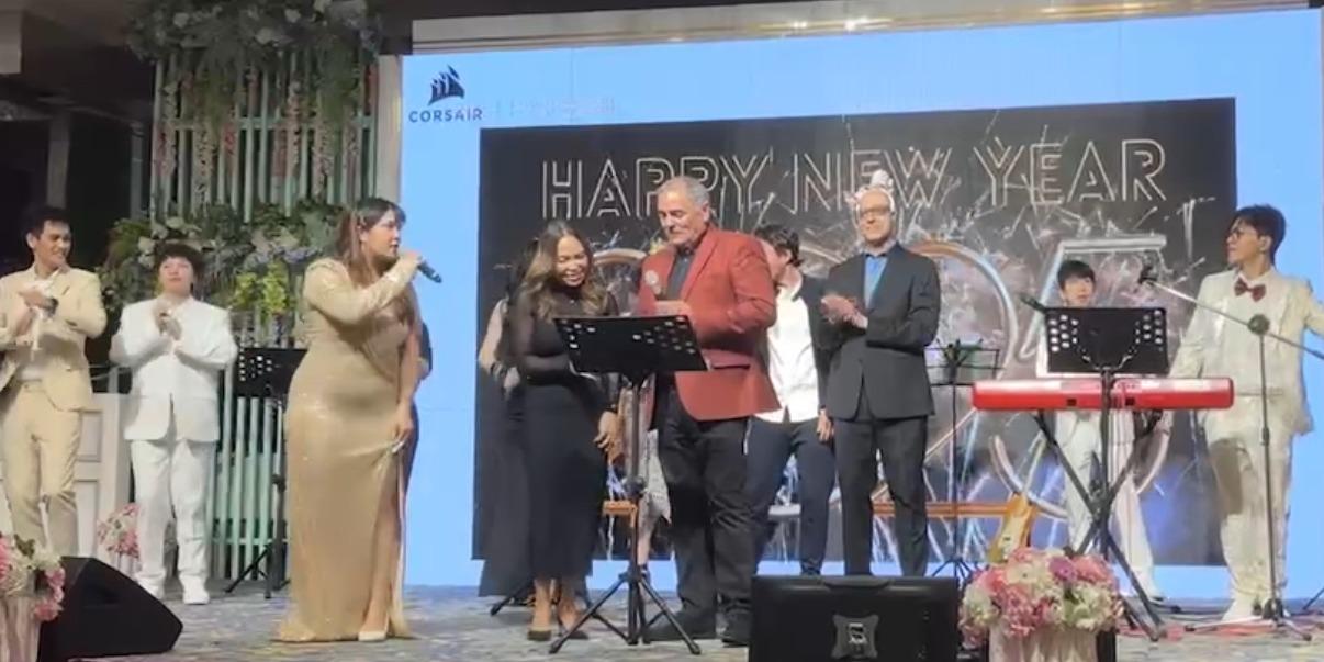 Susan珊珊-中英雙語主持人Bilingual Host 現場中英語主持（可即席與外賓互動）