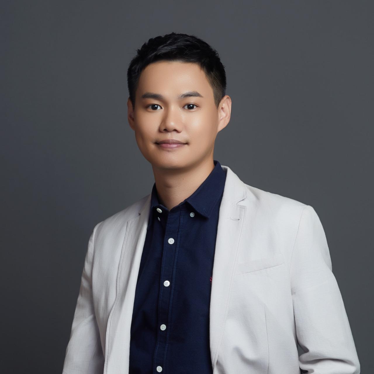 王韋閔（雷老闆）