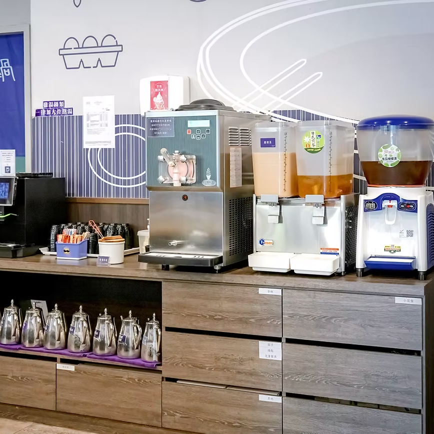 台南火鍋 剝皮辣椒炒雞鍋 柴魚檸檬鍋 酸菜白肉鍋  蛇麼龍賀豪華海鮮盤