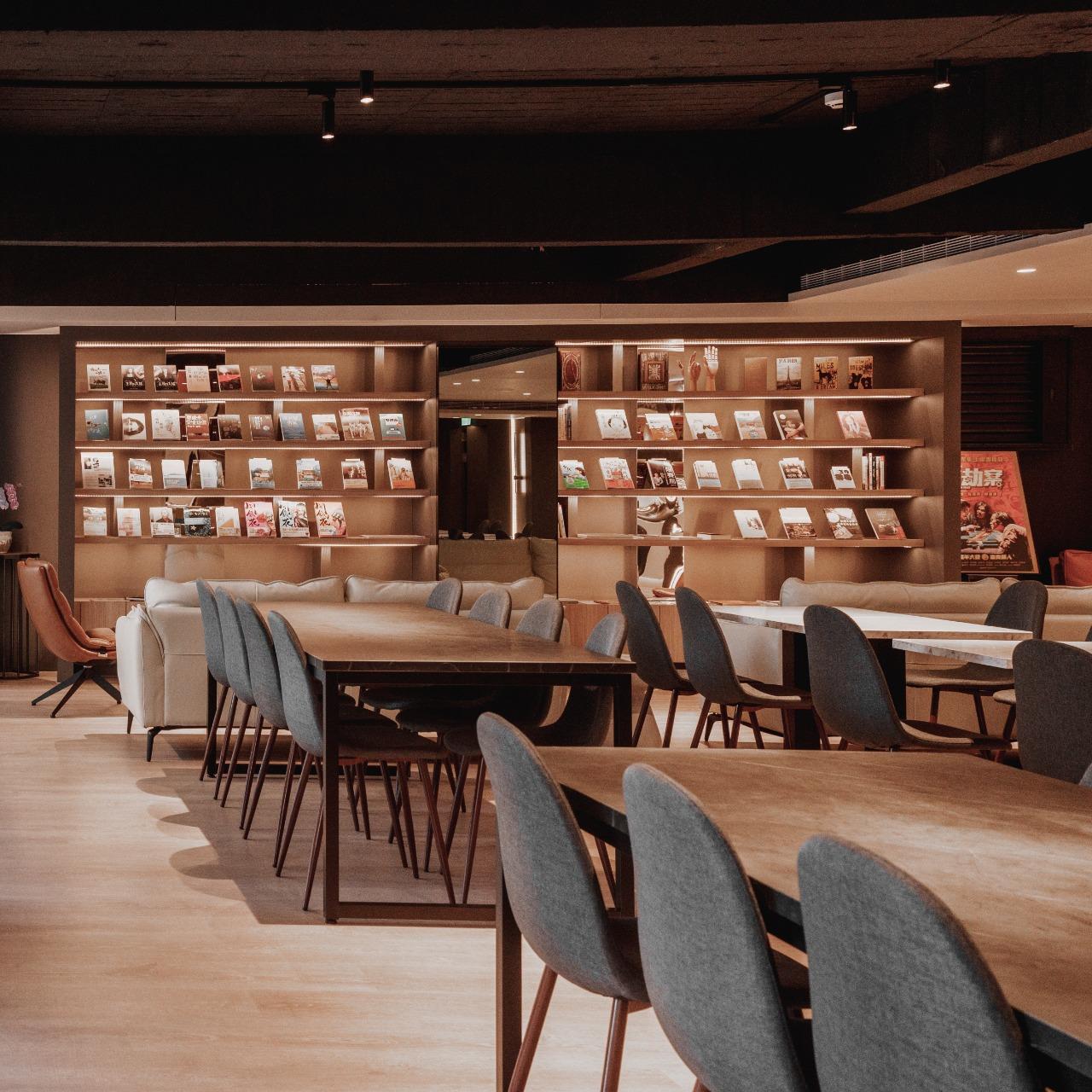 旅居文旅 HUB HOTEL｜會選書的旅館 高雄一心館