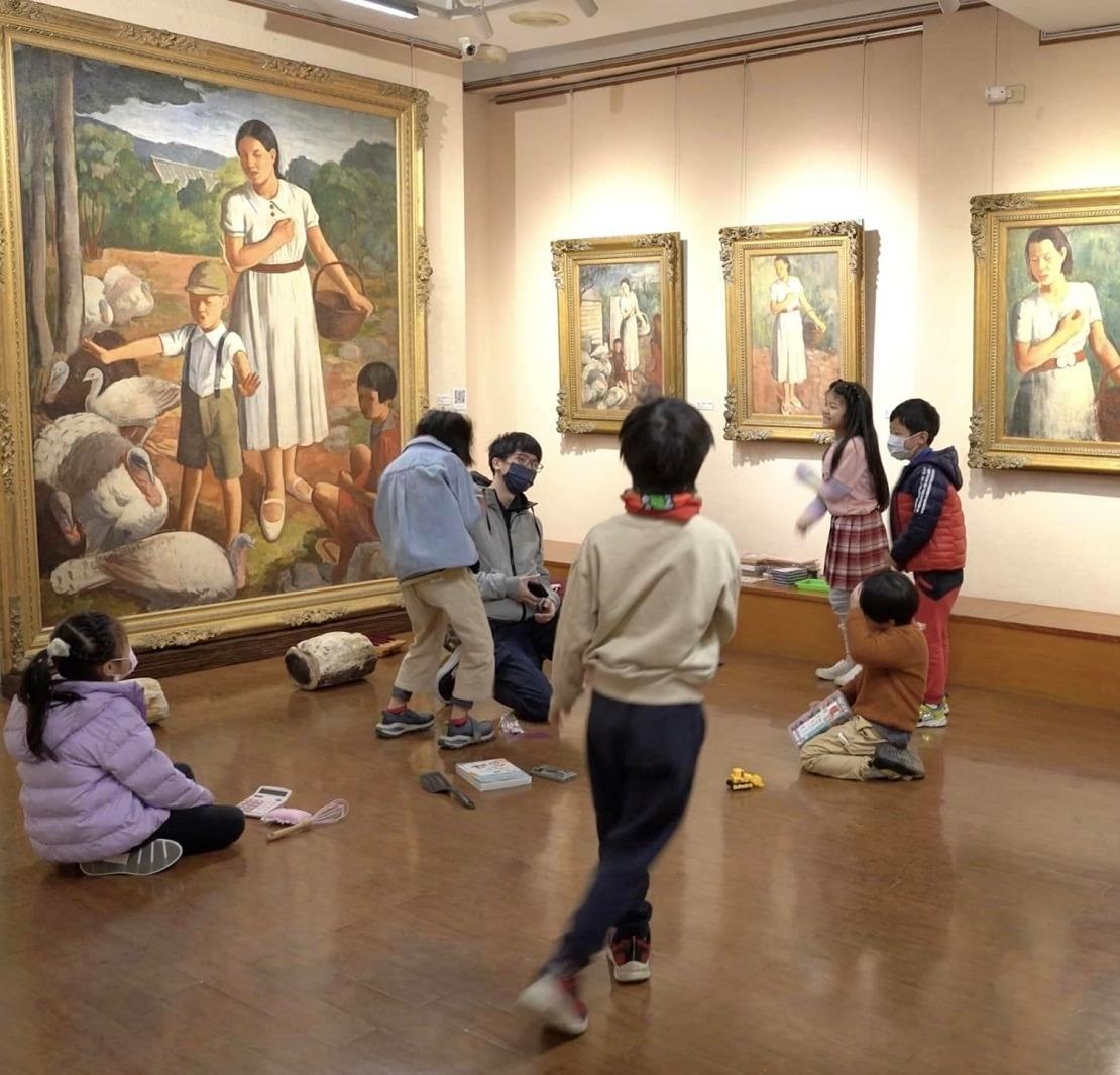 美術館導覽用「玩」的：串接小小孩最愛元素的藝術課