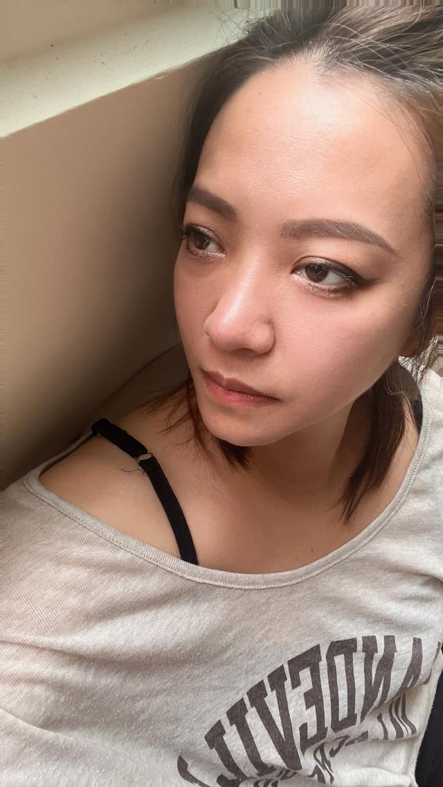 小薇姐  Vivian
