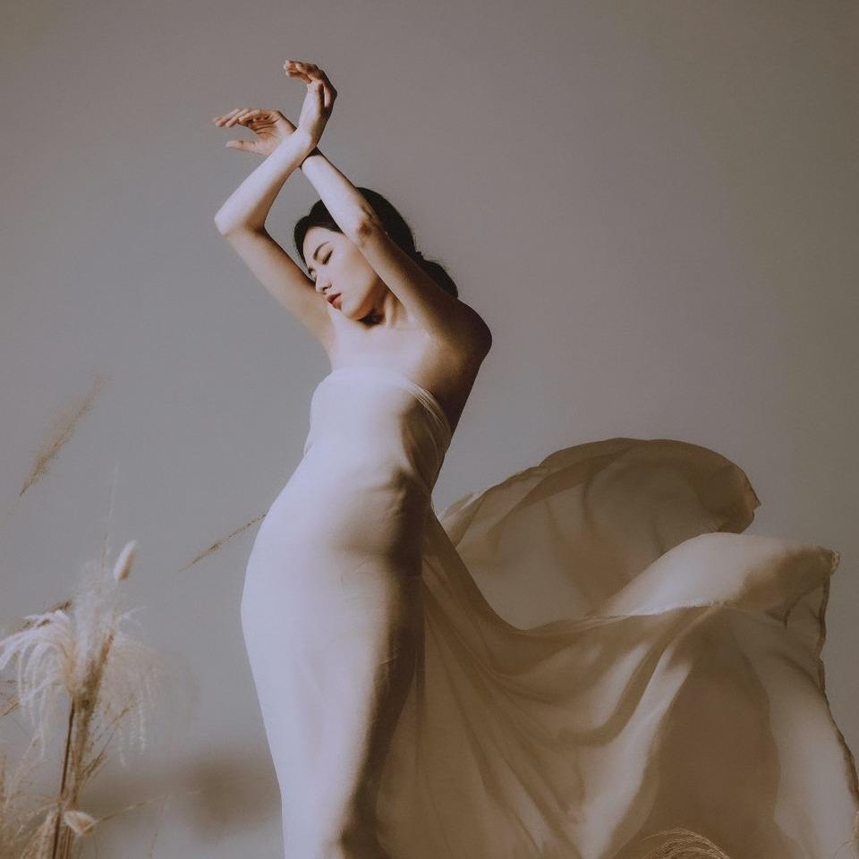 旋轉木馬手工精緻婚紗｜孕寫真 浪漫風