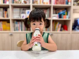 「雪坊精品優格」🍦全聯、百貨霸主！｜N度合作，唯一讓我從「優格黑粉」變「鐵粉」的品牌｜新品蘋果飲、百香芒果回歸