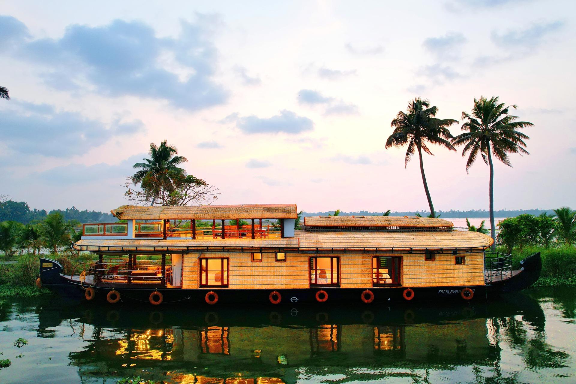 Boats N Beds Houseboats in Alleppey