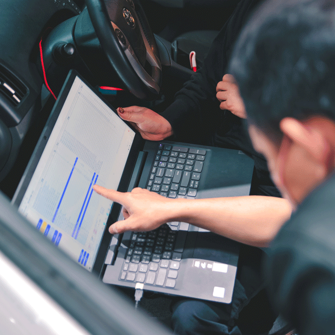 馳立國際 逐一項目講解，與車主一同了解車況