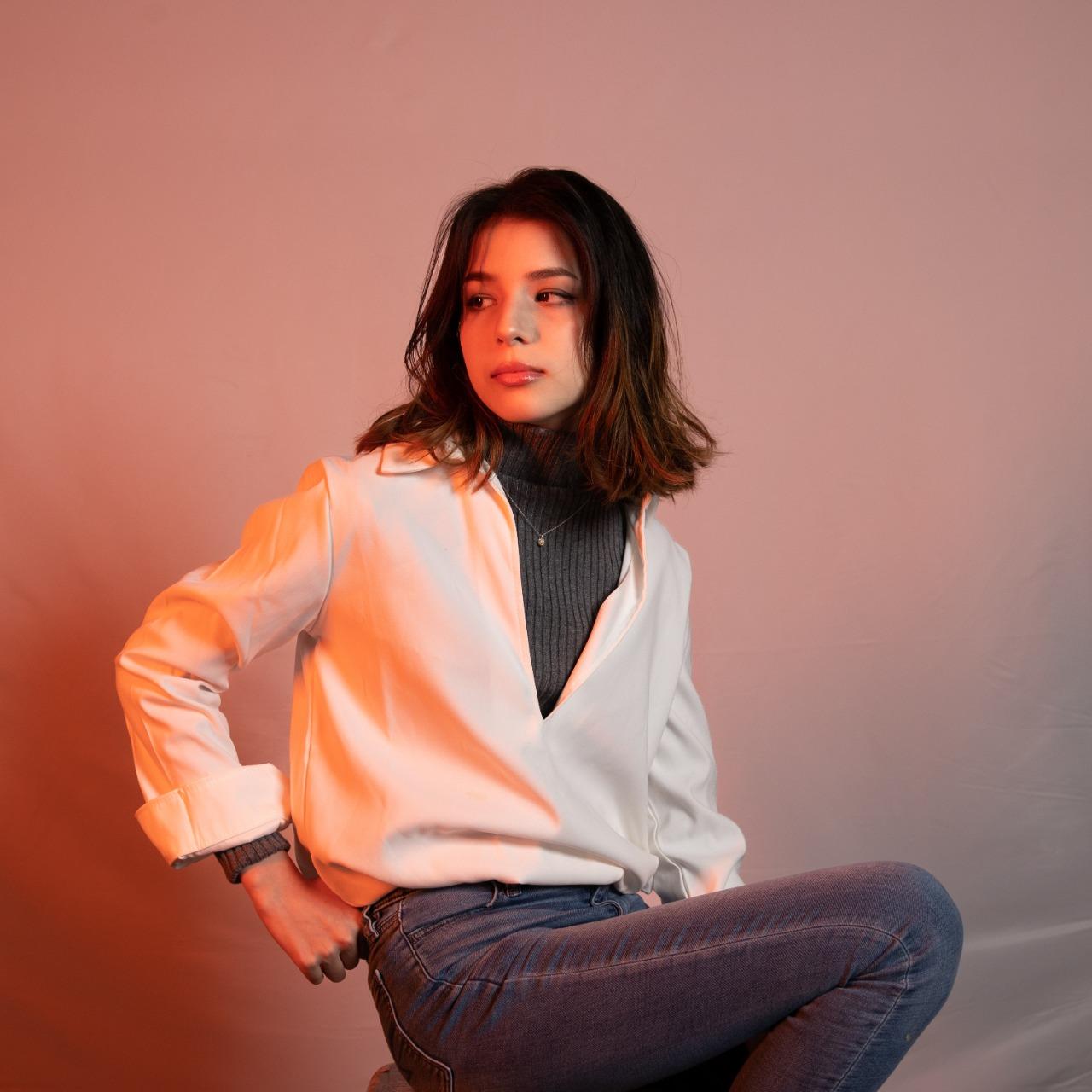 熠熠 Yi Yi 馮一珊