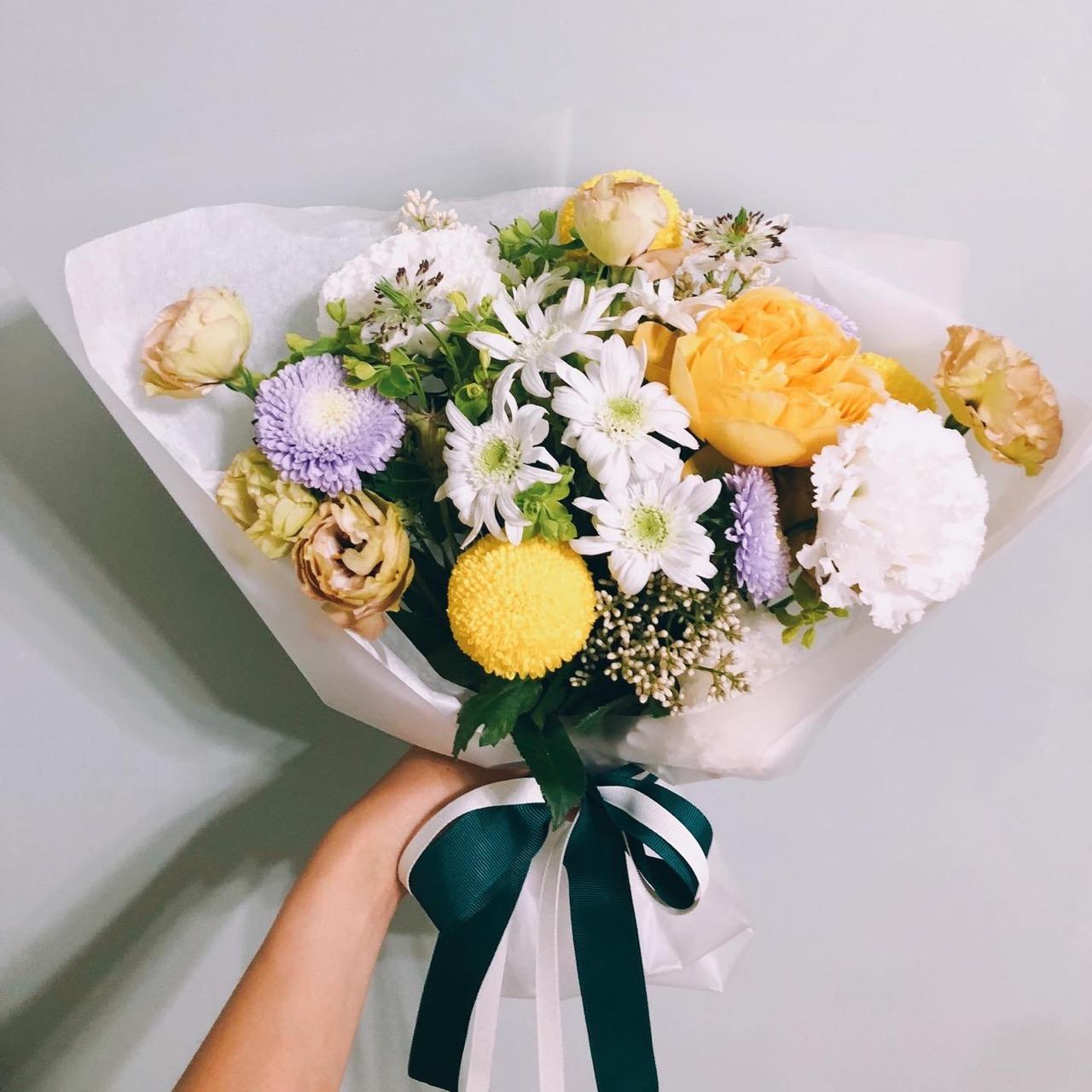 客製花束、生日花束、情人節花束、週年紀念日、聖誕花束、節慶花禮、鮮花花束、對比色、乾燥花、永生花、彩色