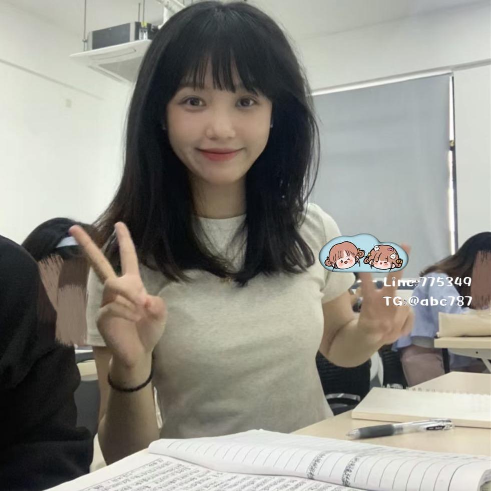 溫妮--南部歡樂外送茶服務 薇薇 163cm/C奶/46kg/22歲小隻馬學生 12000/1/1