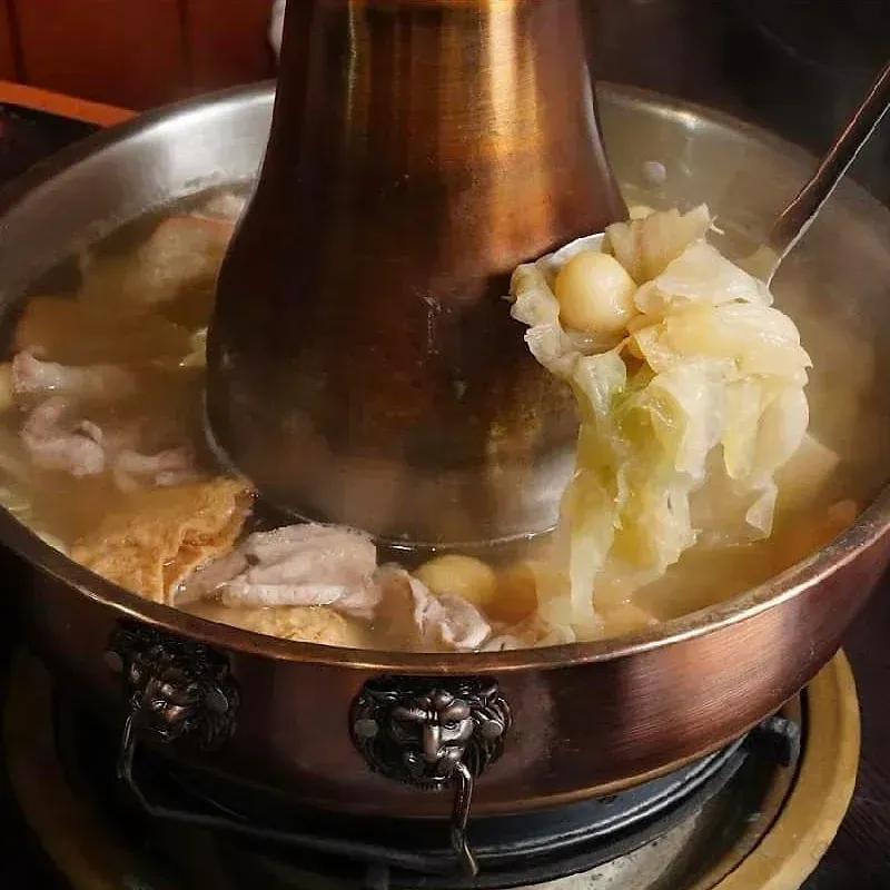 台南市新市區采東漓酸菜白肉鍋 台南市新市區酸菜白肉鍋專賣店 酸菜白肉鍋 帶皮豬五花 手工水餃