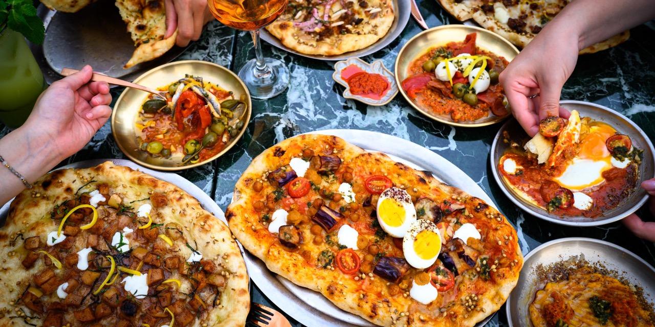 餐飲教母 Joey TOASTERiA CAFE 帶來異國美味新篇章《Pizza Hamsa 耶路撒冷披薩與葡萄酒苑》登陸台中PARK2 | 全國廣播 M-Radio
