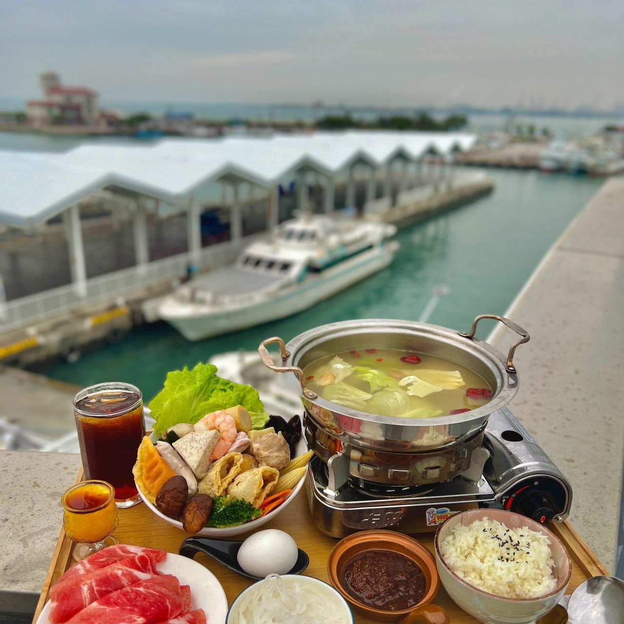 新園海洋航運園區 港邊用餐