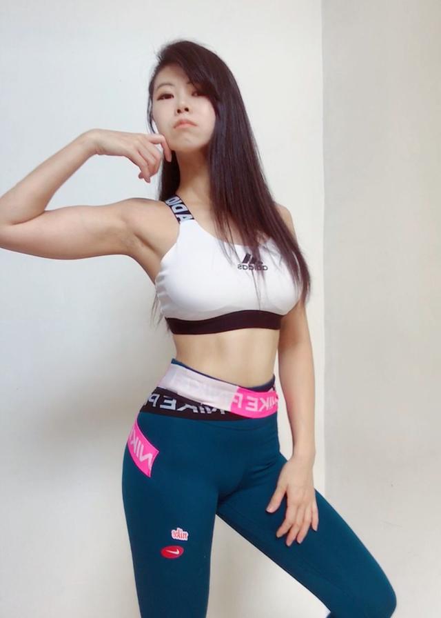 好動女孩|May
